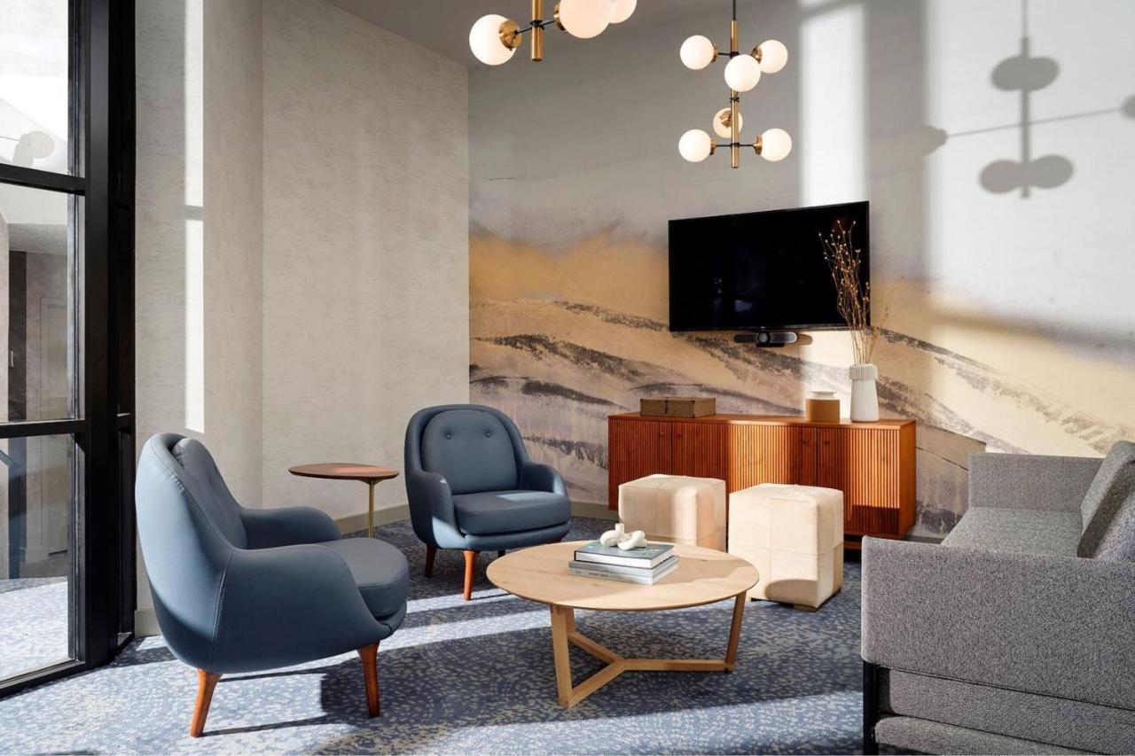 Sheraton Grand Rapids Airport Hotel Cascade Extérieur photo