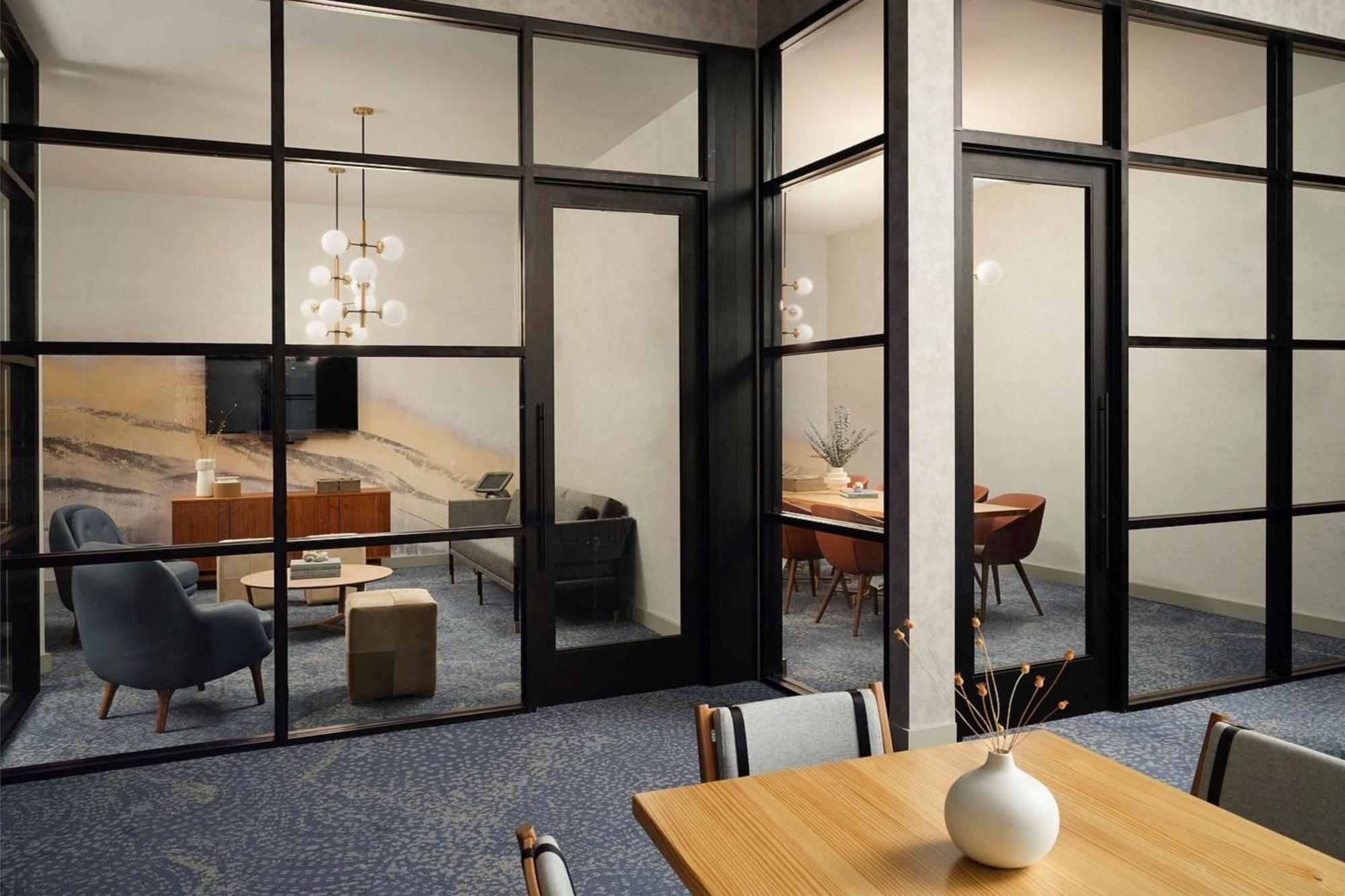 Sheraton Grand Rapids Airport Hotel Cascade Extérieur photo