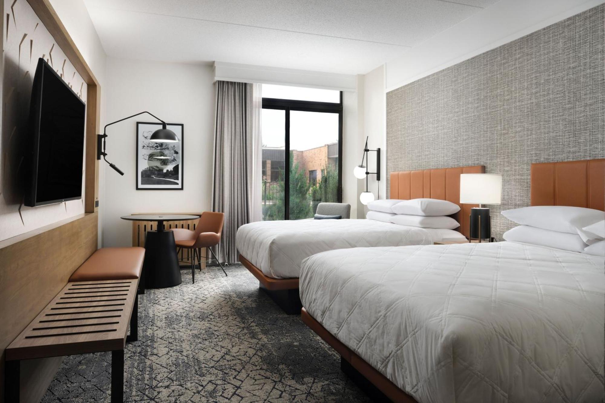 Sheraton Grand Rapids Airport Hotel Cascade Extérieur photo